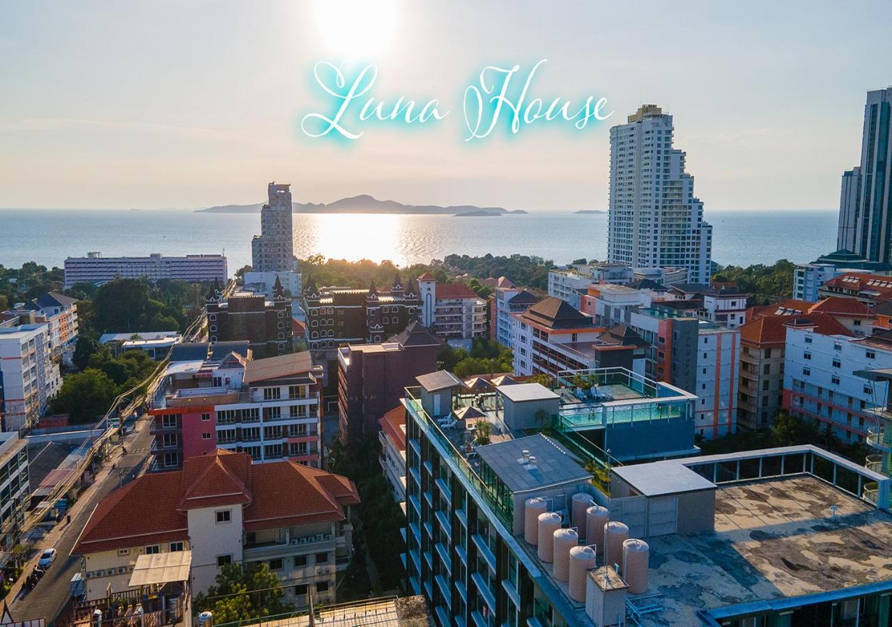 Hébergement de vacances 4 Bedroom Town With Private Pool Pattaya