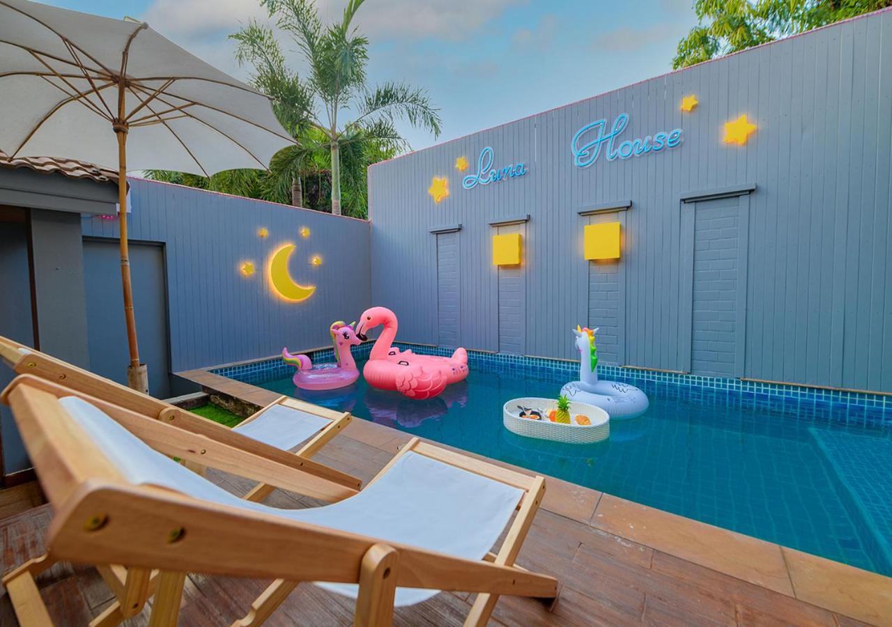 4 Bedroom Town With Private Pool Hébergement de vacances Pattaya