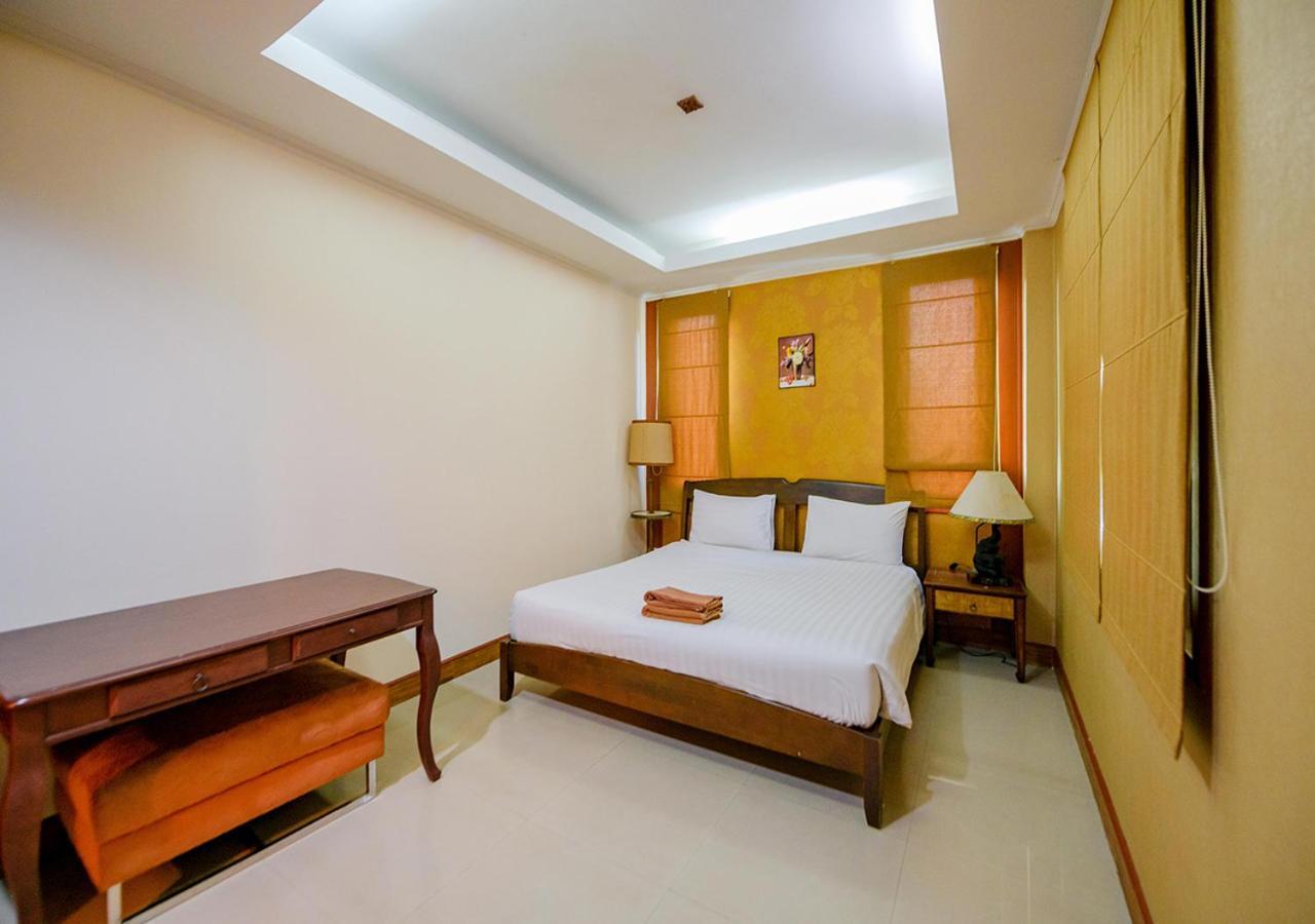 Rumah liburan 4 Bedroom Town With Private Pool *