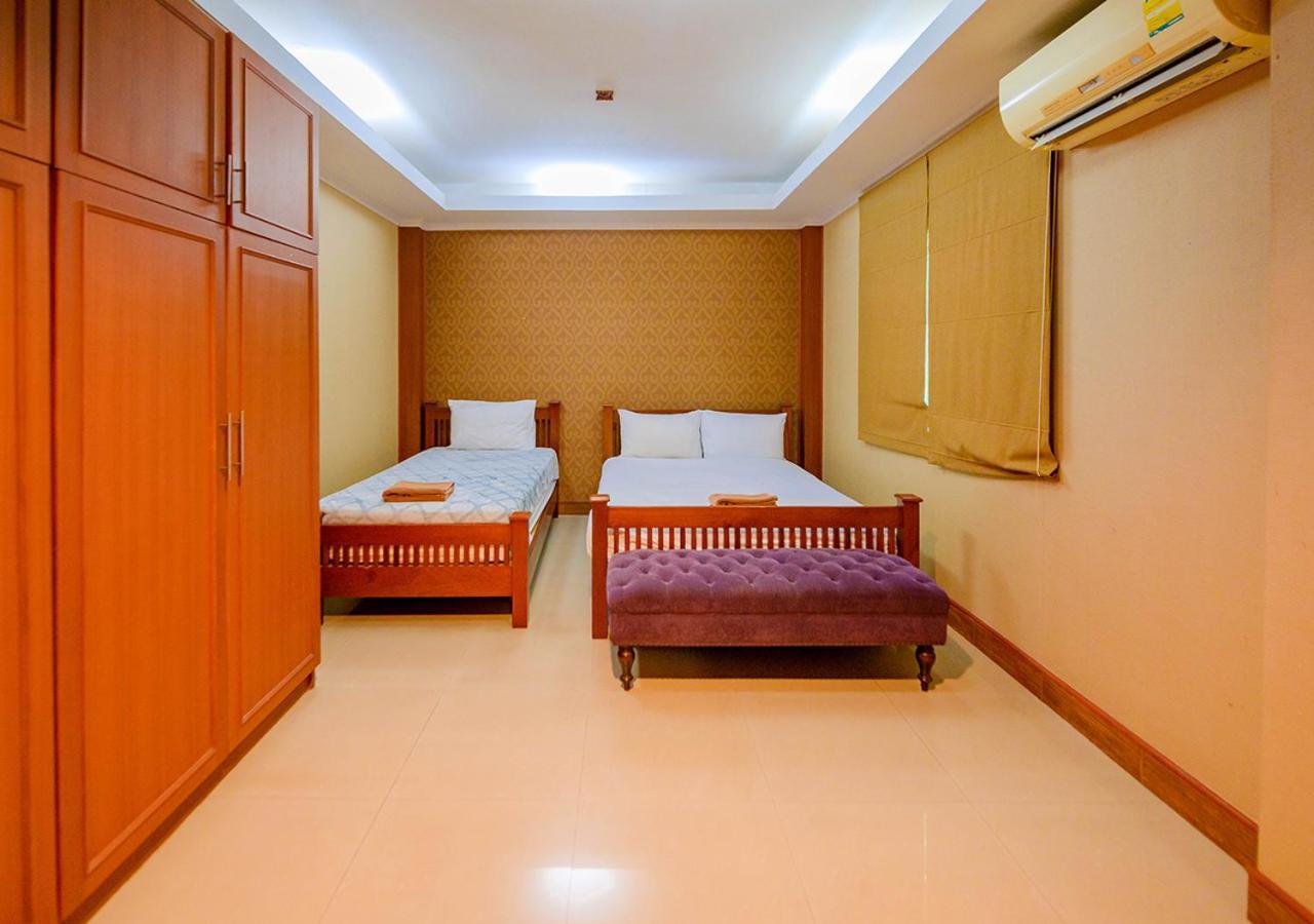 4 Bedroom Town With Private Pool Rumah liburan Pattaya